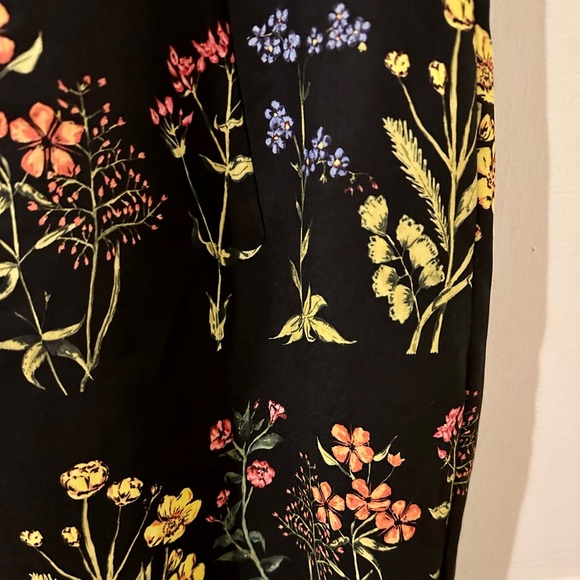 Midi Floral Dress 💐 - Picture 3 of 5